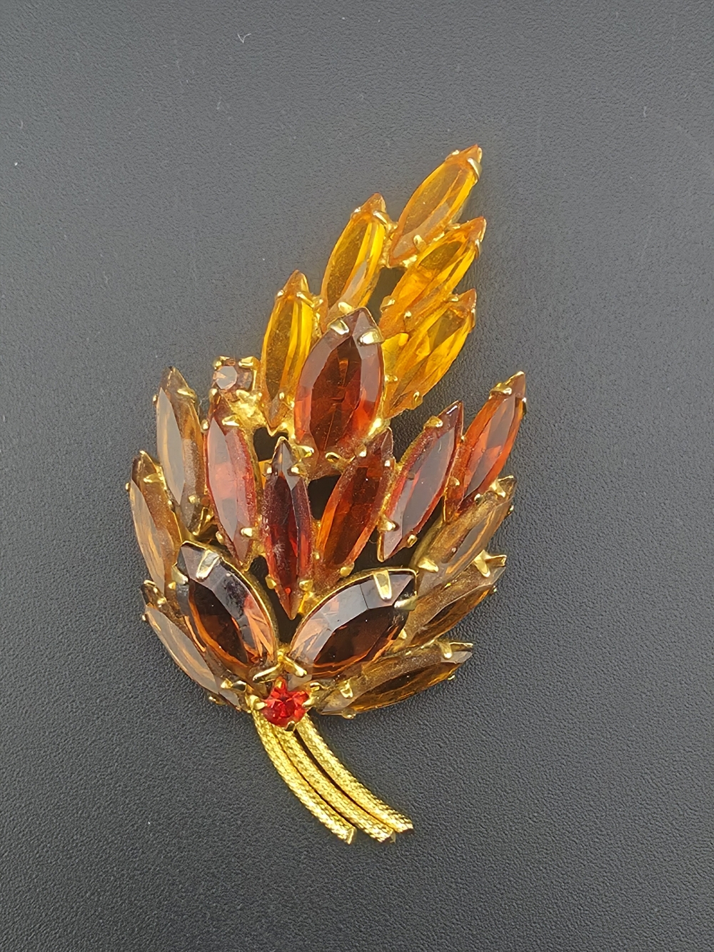 Estate Gold-Tone Amber Cognac Marquise Rhinestone Fall Leaf Wheat Brooch Golden